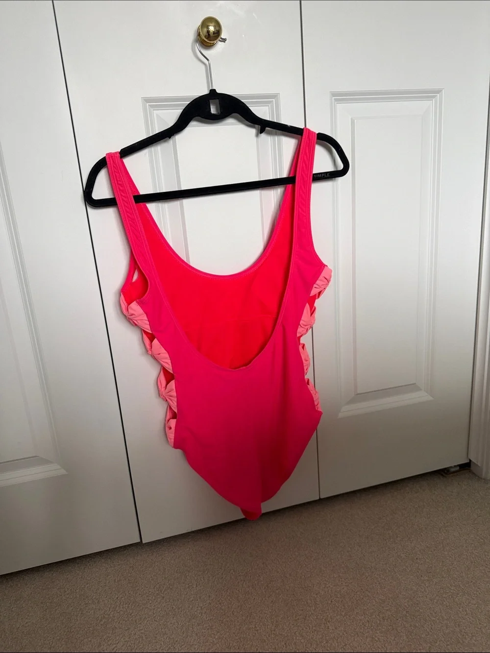 Cyn & Luca vibrant pink